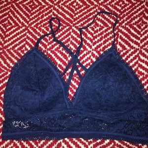 Blue laced bra with pads